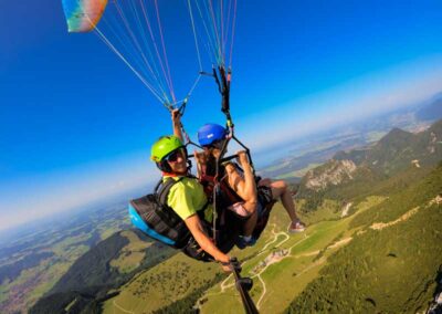 Paarflug über Tirol als Erlebnisgeschenk – Ein romantisches Abenteuer, das Paare gemeinsam erleben und genießen können.