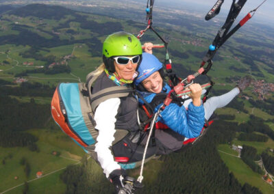 Schnupperflug über Oberbayern – Wertgutschein für das erste Gleitschirm-Erlebnis, ideal für Einsteiger.